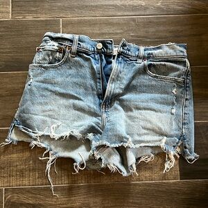 Abercrombie and Fitch high rise mom short